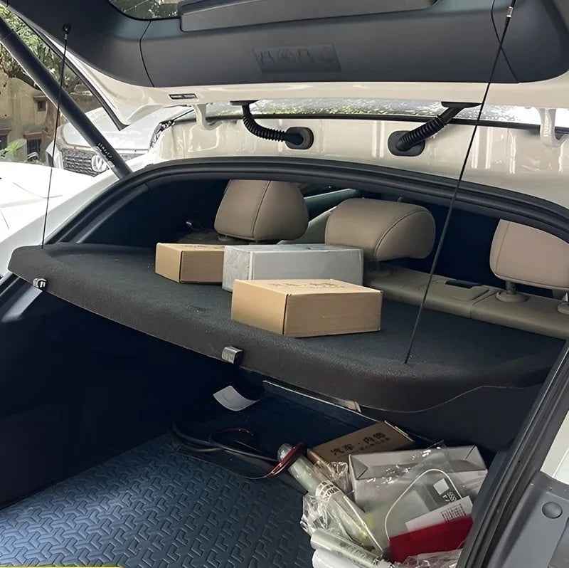 Cargo Cover for Lynk & Co 02