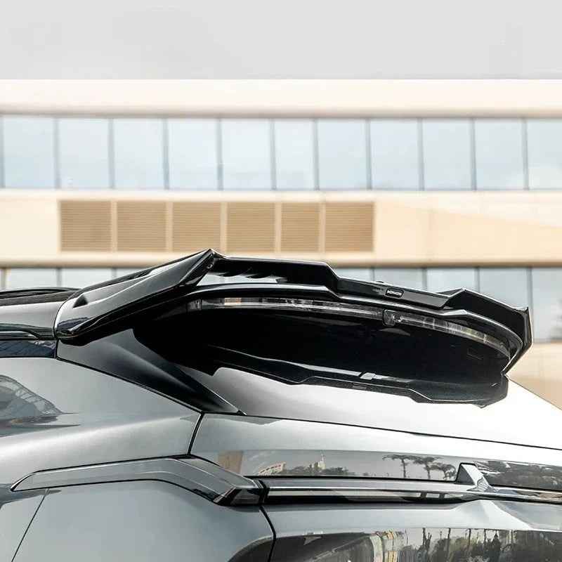Spoiler for Lynk & Co 08