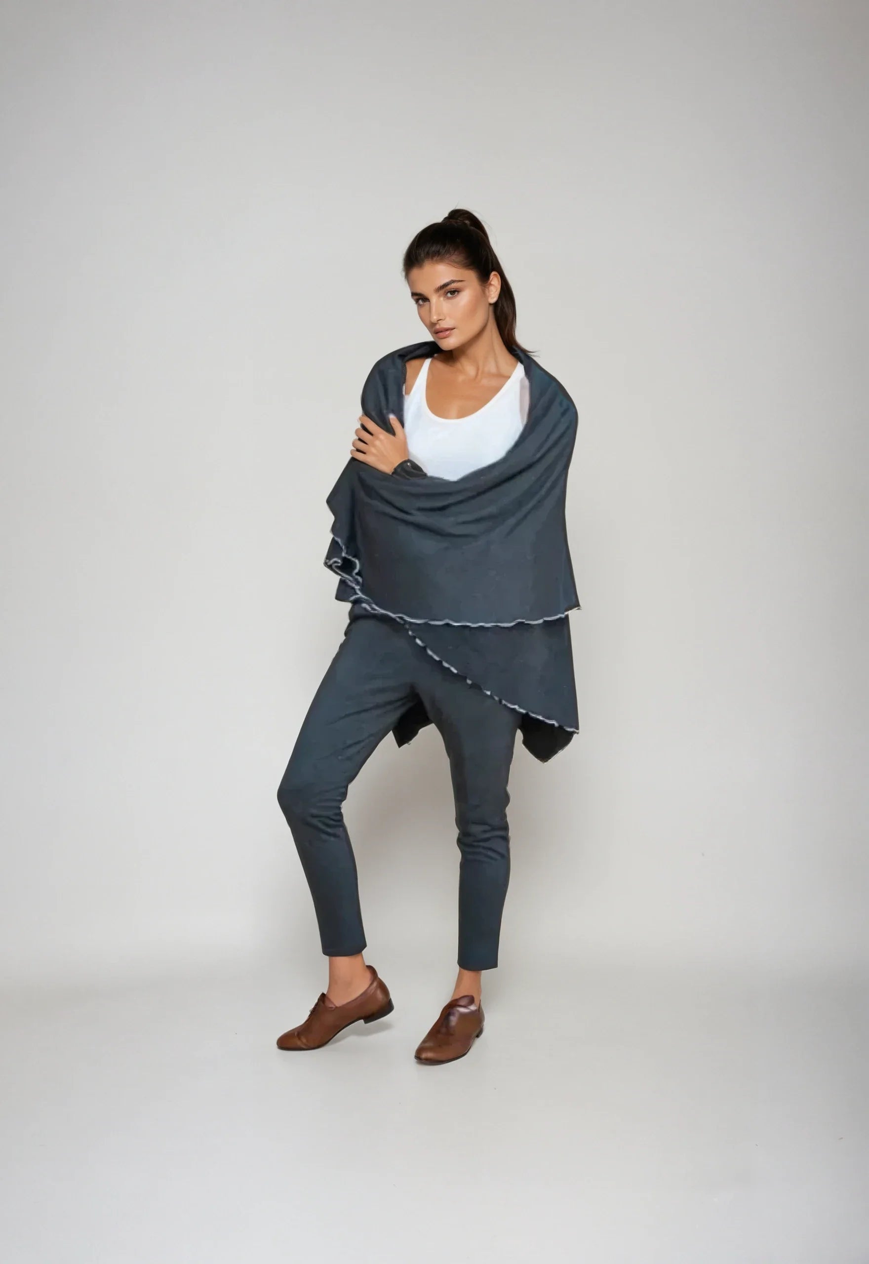 Buki Blanket - Charcoal Grey